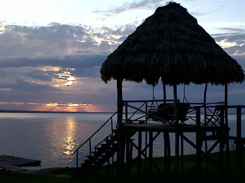 Camino Real Tikal‎ Hotel El Remate Luaran gambar