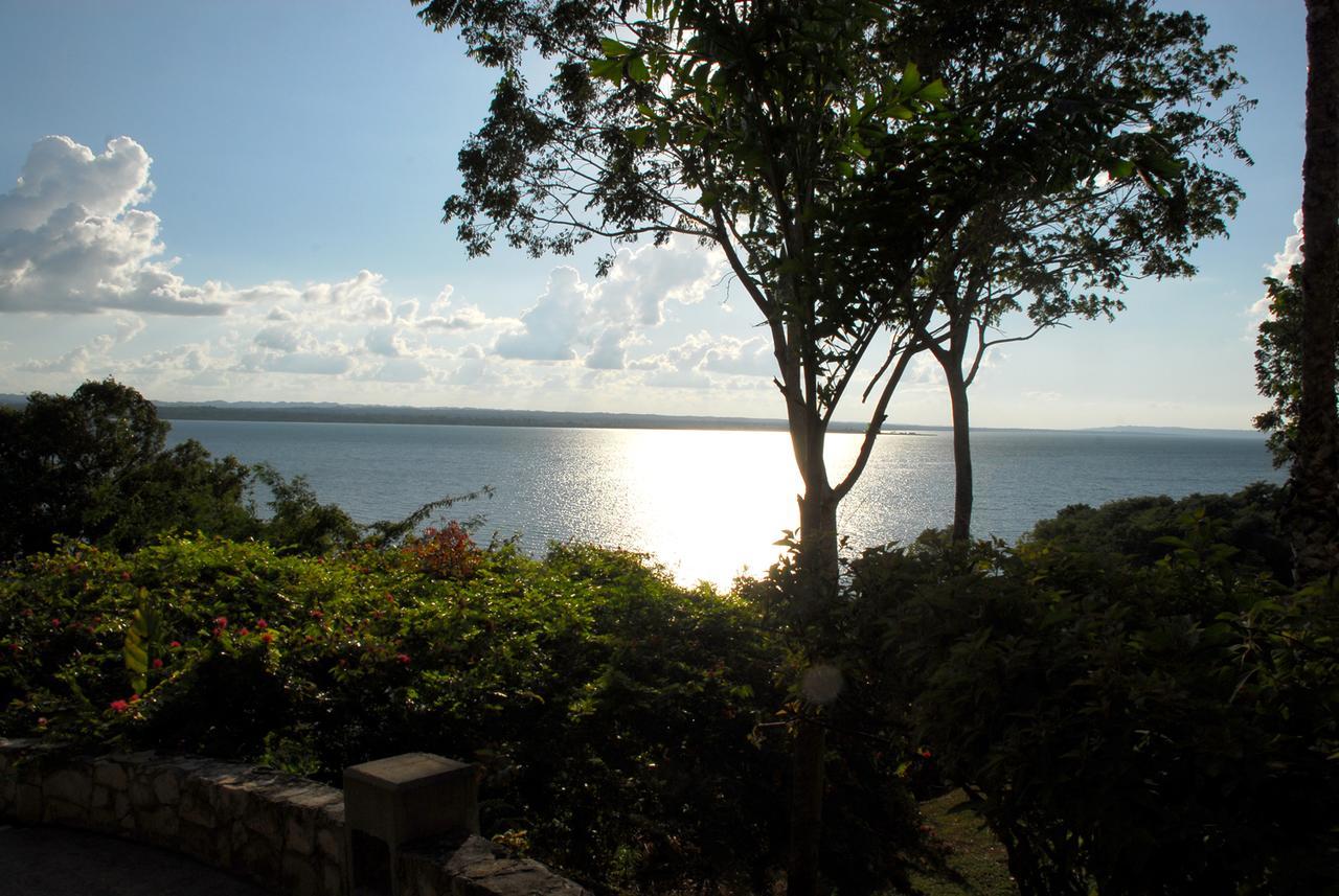 Camino Real Tikal‎ Hotel El Remate Luaran gambar
